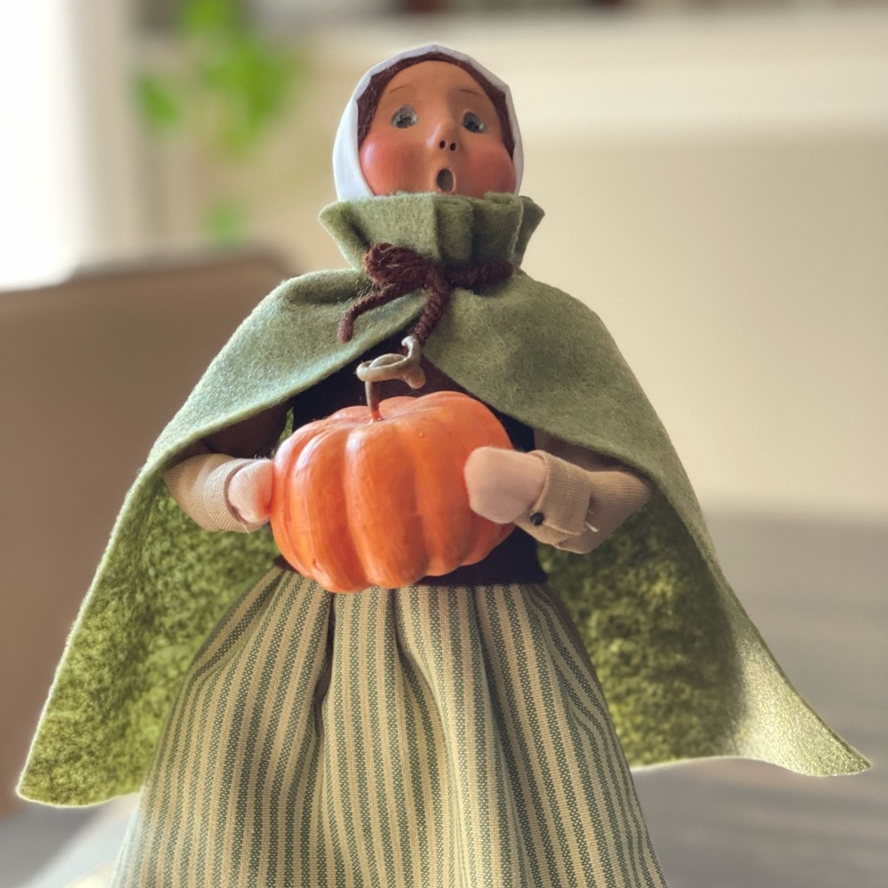 Byers Choice Pilgrim Girl